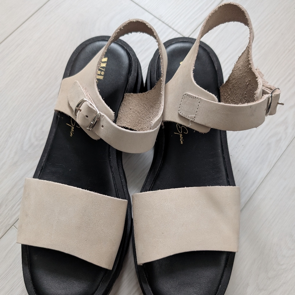 Size 41 Wiker's Spanish Combat Sole Sandals Women's Made in Spain - Picture 2 of 5